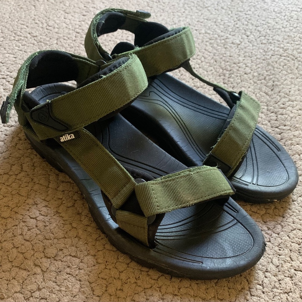 Atika Olive Green Mens Sandals in size 7